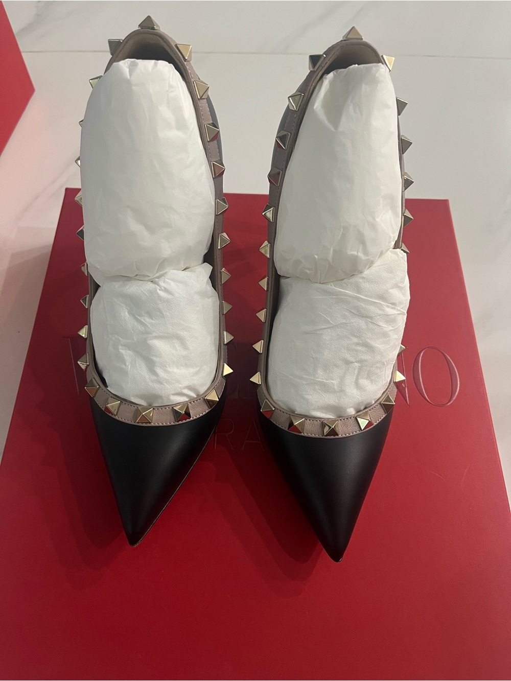 Valentino Garavani Black Pointed-Toe Rockstud Pumps